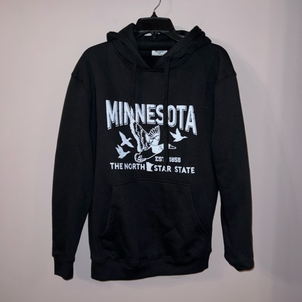 NWOT Black and White Minnesota Hooded Sweater Pro Star Medium
